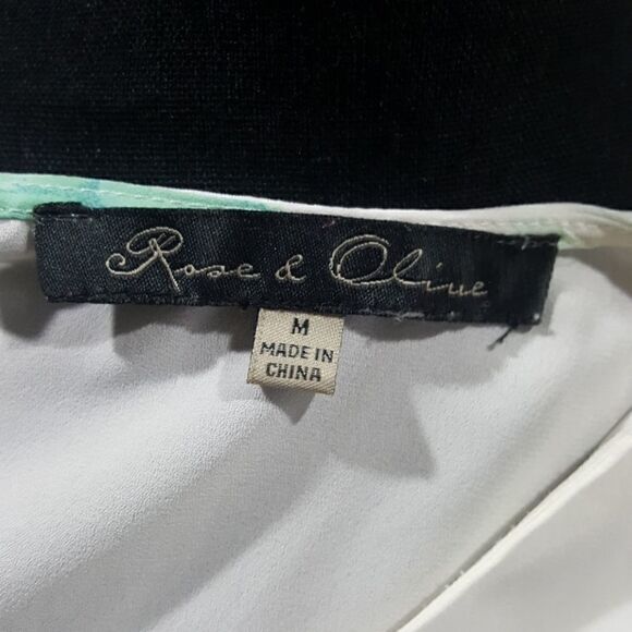 Rose & Olive | High-low Top - Picture 6 of 7